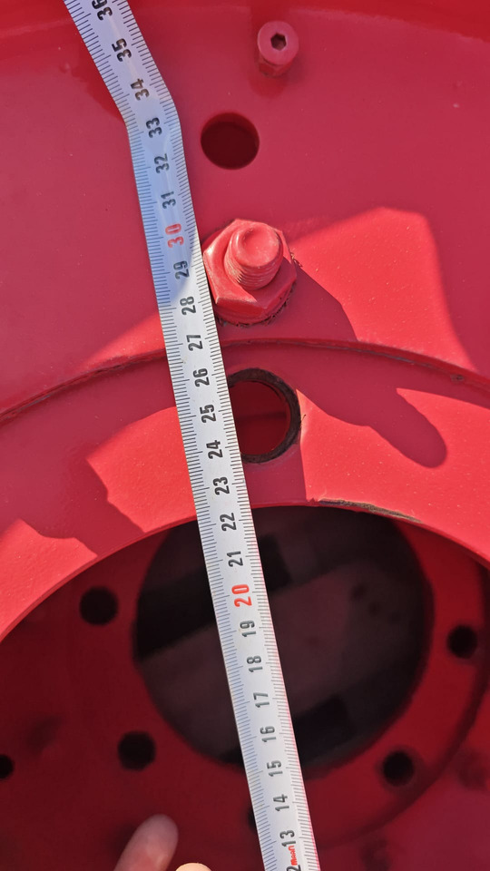 Koła 2 szt. felgi + opony TAURUS 11.2 R48 (fendt 312) - Kompletan točak za Poljoprivredna mašina: slika 3 Koła 2 szt. felgi + opony TAURUS 11.2 R48 (fendt 312) - Kompletan točak za Poljoprivredna mašina: slika 3