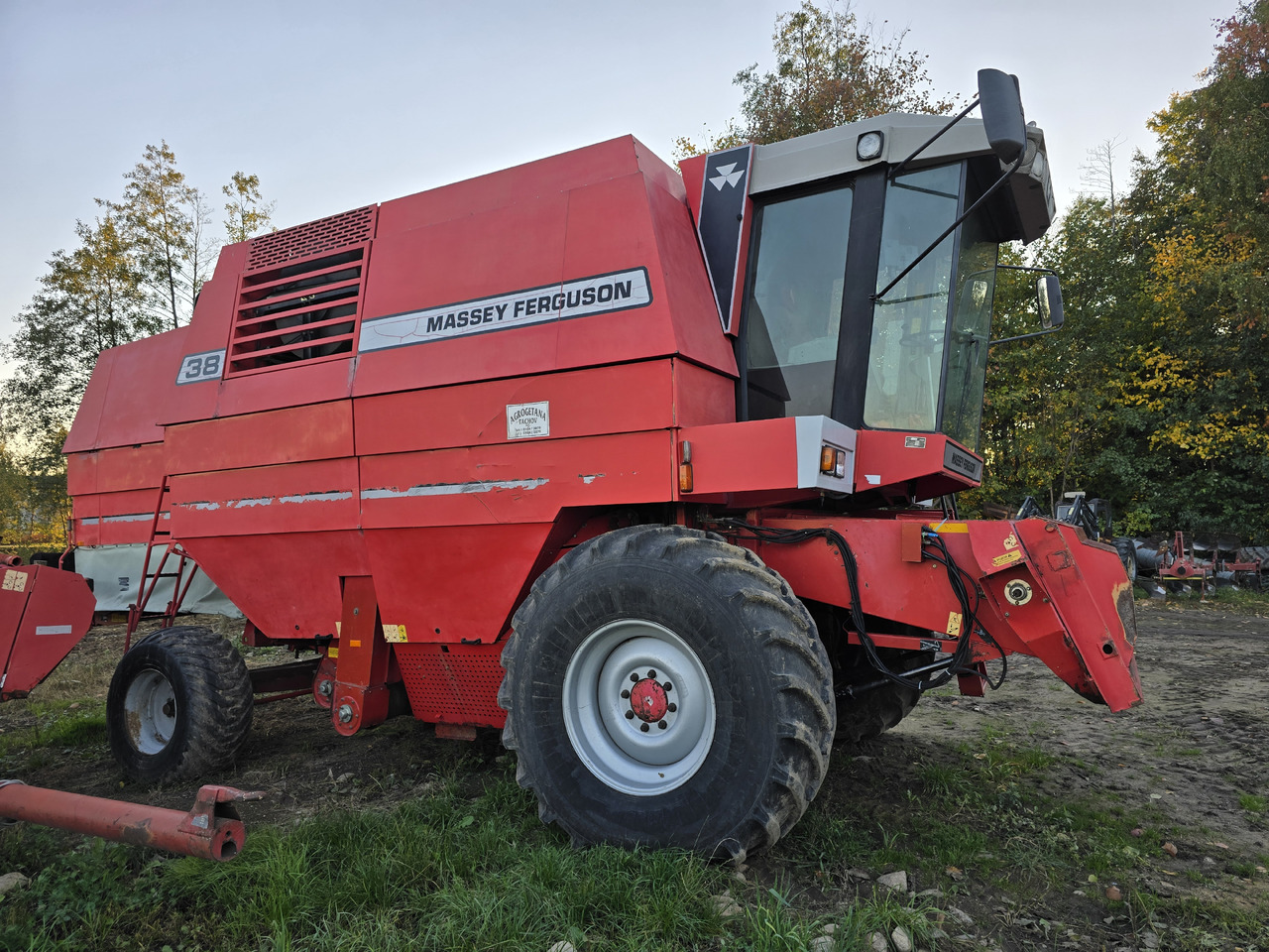 MASSEY FERGUSON 38 - Kombinovani kombajn: slika 4 MASSEY FERGUSON 38 - Kombinovani kombajn: slika 4