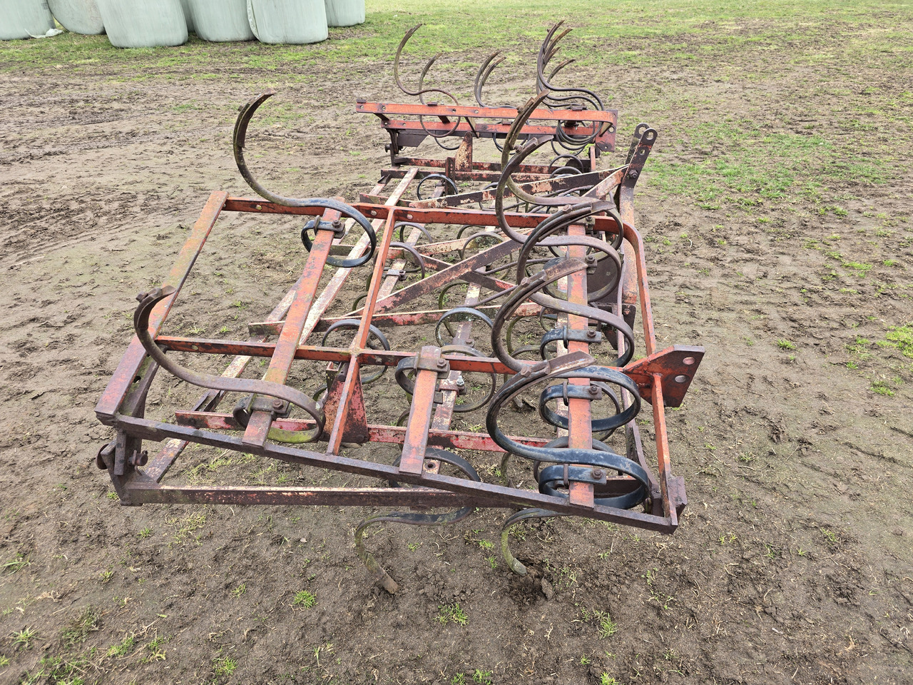 MASSEY-FERGUSON 4-25 MASSEY-FERGUSON 4-25 - Kultivator: slika 4 MASSEY-FERGUSON 4-25 MASSEY-FERGUSON 4-25 - Kultivator: slika 4