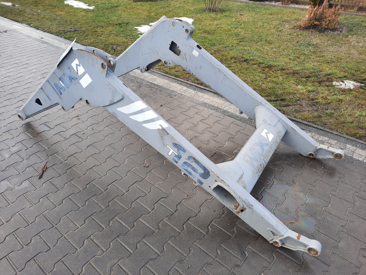 Prednji utovarivač za traktor za Poljoprivredna mašina Mailleux MX T12: slika 1