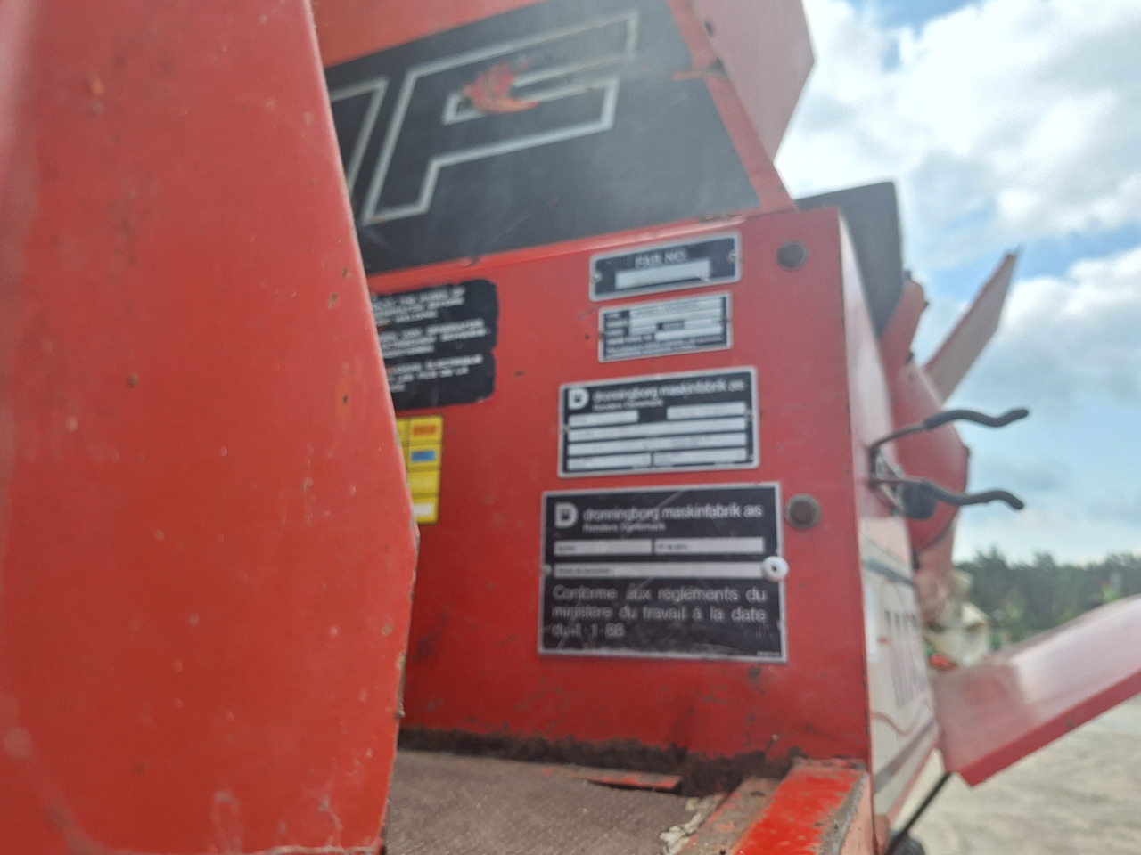 Massey-Ferguson 29XP - Kombinovani kombajn: slika 4 Massey-Ferguson 29XP - Kombinovani kombajn: slika 4