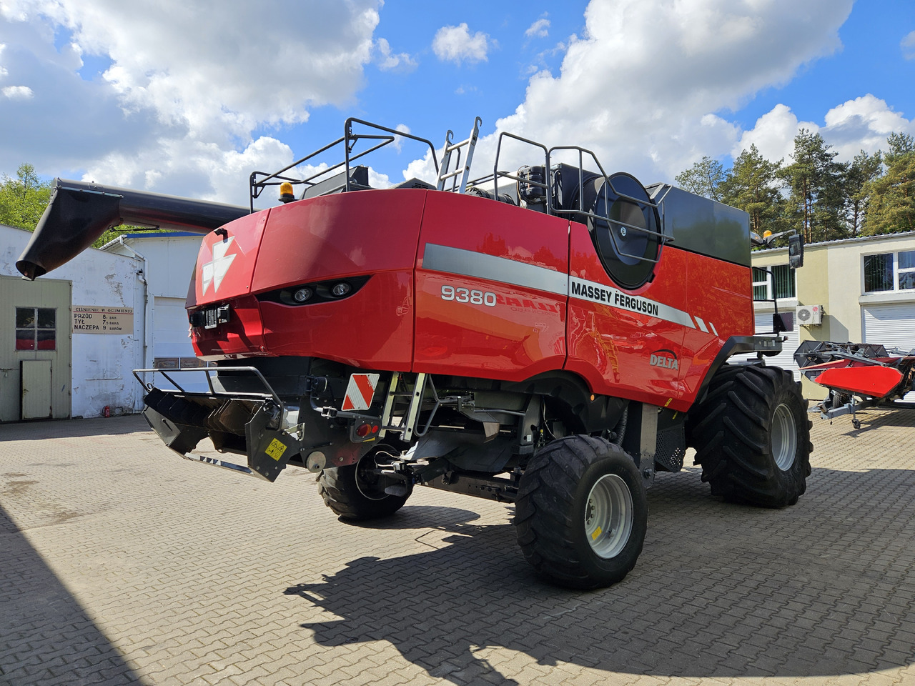 Massey Ferguson Delta 9380 - Kombinovani kombajn: slika 5 Massey Ferguson Delta 9380 - Kombinovani kombajn: slika 5