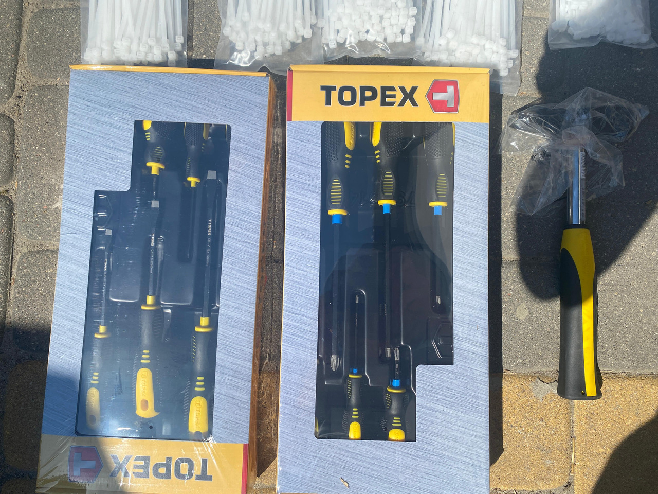 Neo Tools, Qtechnic narzedzia, klucze, opaski, młotek - Гаражна опрема: slika 2 Neo Tools, Qtechnic narzedzia, klucze, opaski, młotek - Гаражна опрема: slika 2