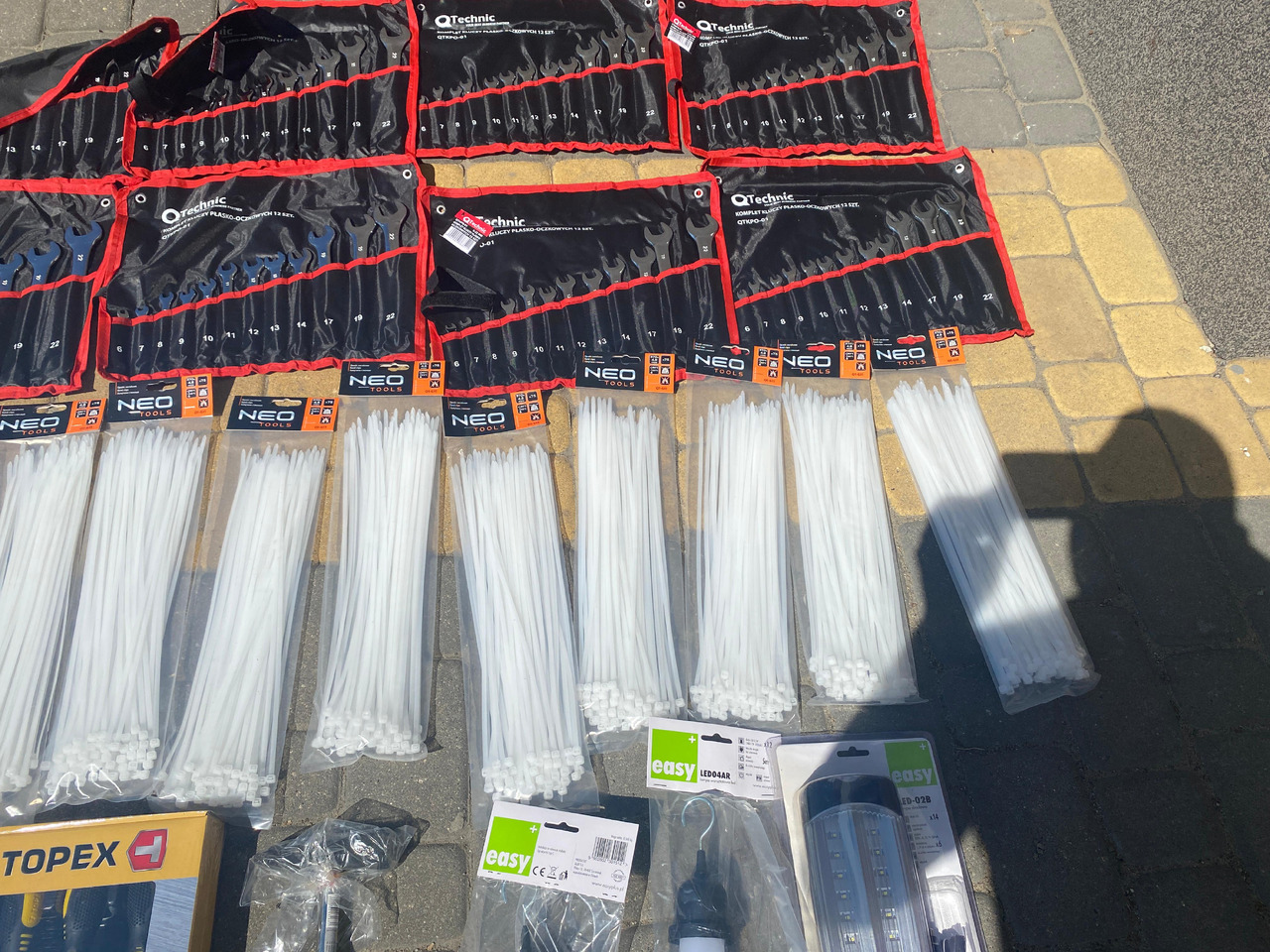 Neo Tools, qtechnic narzedzi, klucze, lampy led - Гаражна опрема: slika 5 Neo Tools, qtechnic narzedzi, klucze, lampy led - Гаражна опрема: slika 5