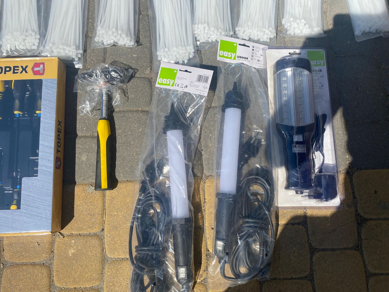 Neo Tools, qtechnic narzedzi, klucze, lampy led - Гаражна опрема: slika 4 Neo Tools, qtechnic narzedzi, klucze, lampy led - Гаражна опрема: slika 4