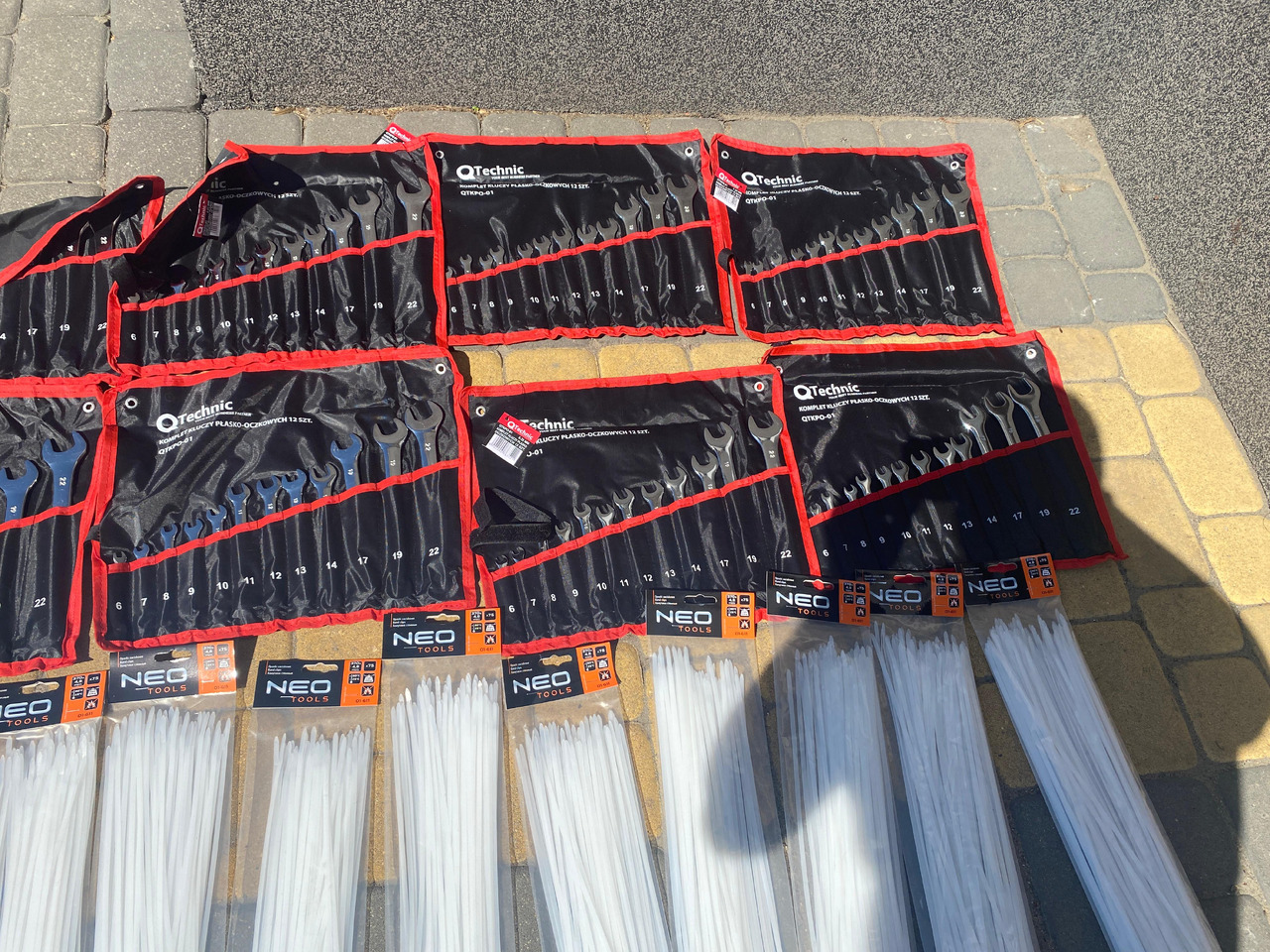 Neo Tools, qtechnic narzedzi, klucze, lampy led - Гаражна опрема: slika 3 Neo Tools, qtechnic narzedzi, klucze, lampy led - Гаражна опрема: slika 3