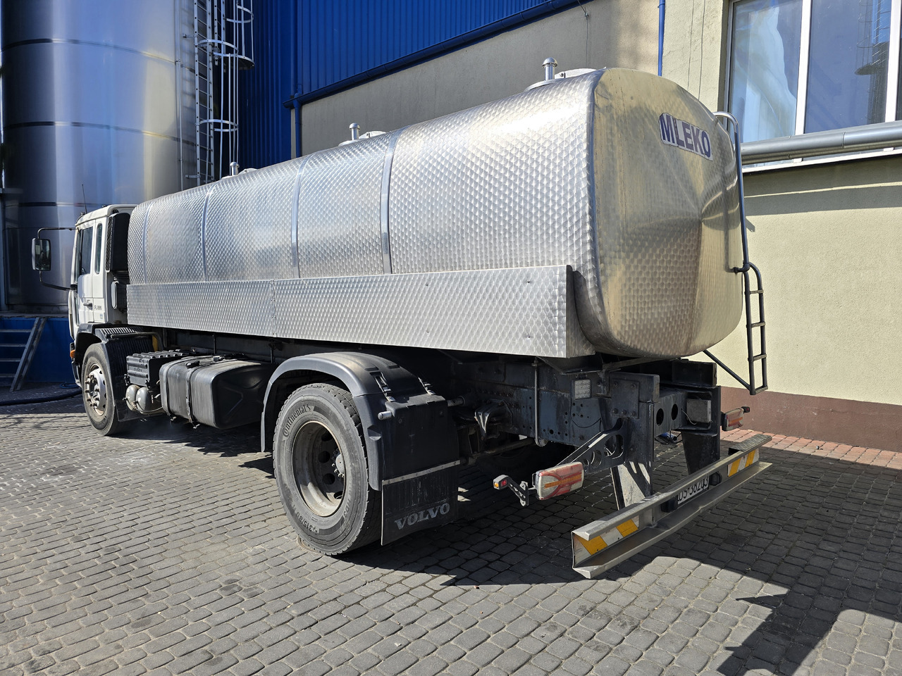 VOLVO FL 220 - Kamion cisterna: slika 4 VOLVO FL 220 - Kamion cisterna: slika 4