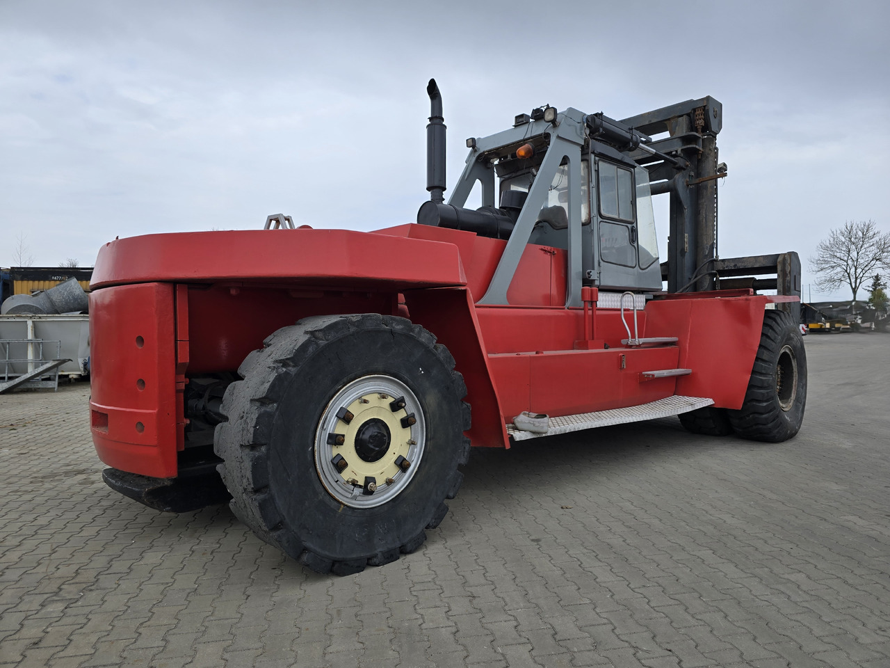 Kalmar KALMAR DCD420-12 - Mašina za kontejenere: slika 5 Kalmar KALMAR DCD420-12 - Mašina za kontejenere: slika 5
