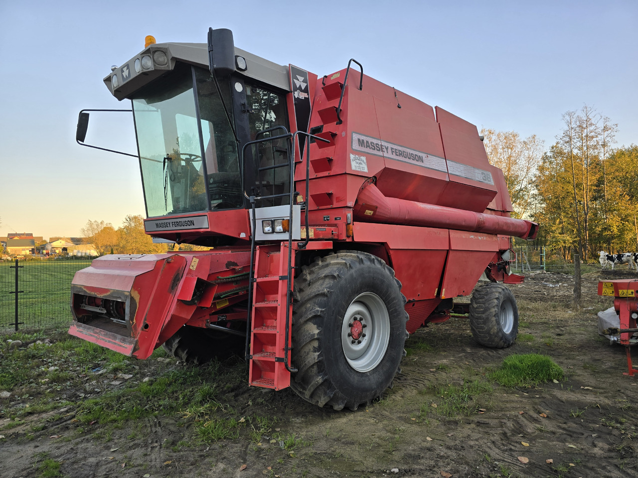 Massey-ferguson 38 - Kombinovani kombajn: slika 1 Massey-ferguson 38 - Kombinovani kombajn: slika 1