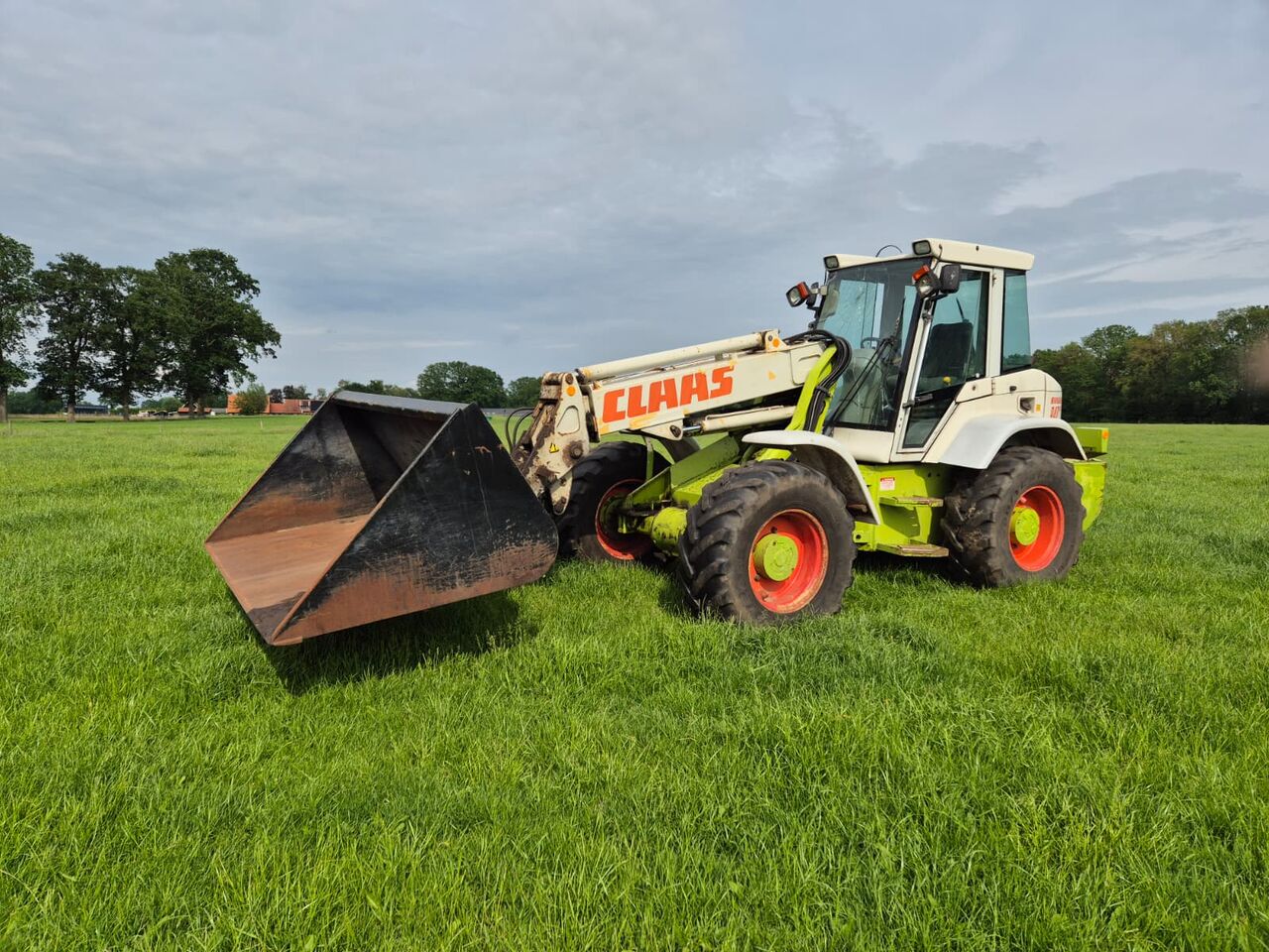 Claas Ranger 940 RX - Utovarivač točkaš: slika 1 Claas Ranger 940 RX - Utovarivač točkaš: slika 1