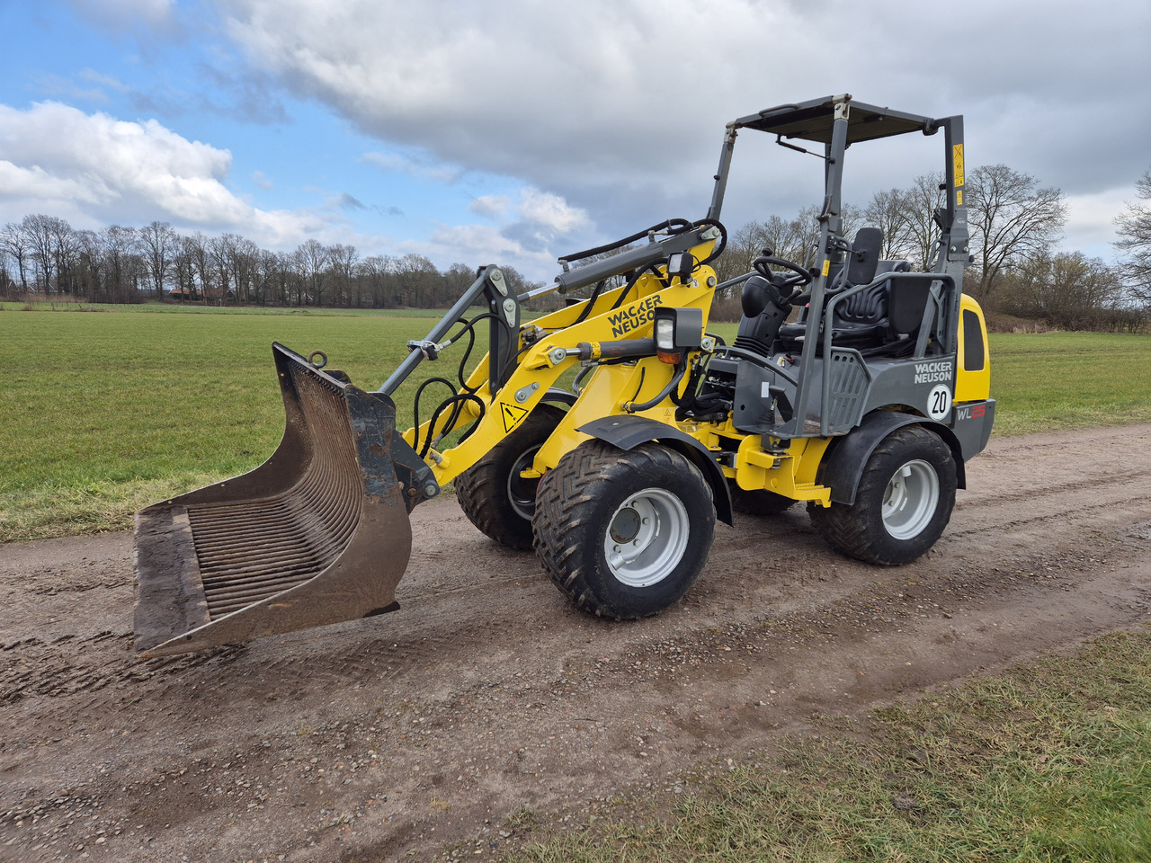 Wacker Neuson WL 25 - Utovarivač točkaš: slika 1 Wacker Neuson WL 25 - Utovarivač točkaš: slika 1
