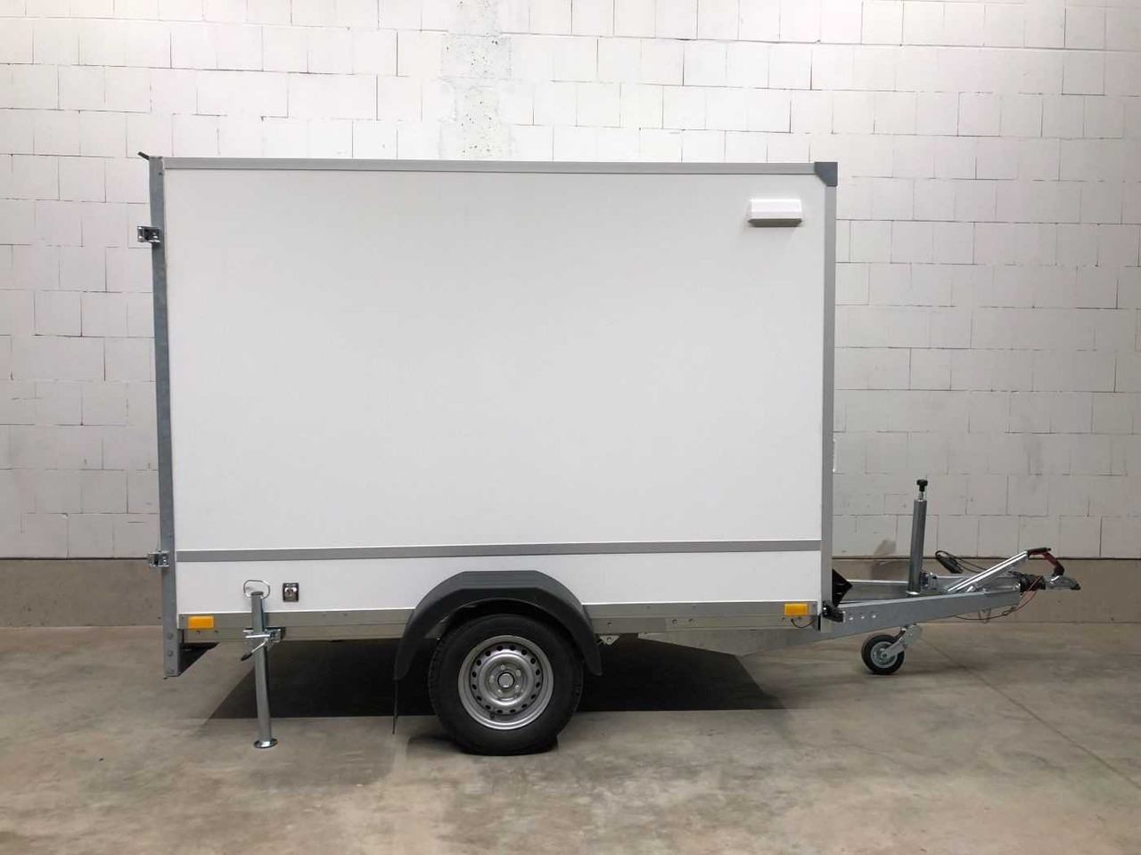 BLYSS F1326HD Kofferanhänger - Prikolica sa zatvorenim sandukom: slika 2 BLYSS F1326HD Kofferanhänger - Prikolica sa zatvorenim sandukom: slika 2