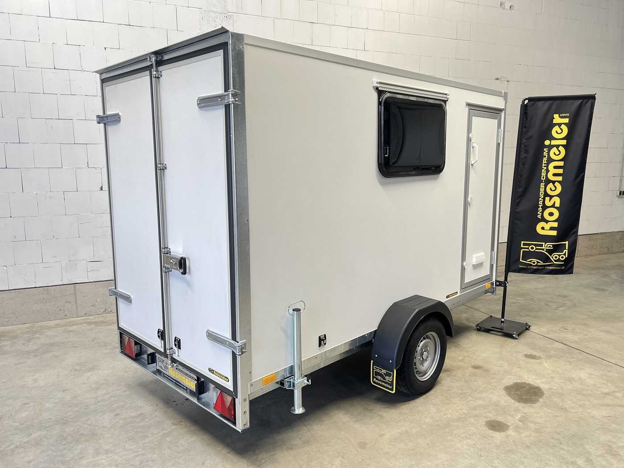 BLYSS F1330HD Seitentür,Fenster Kofferanhänger - Prikolica sa zatvorenim sandukom: slika 4 BLYSS F1330HD Seitentür,Fenster Kofferanhänger - Prikolica sa zatvorenim sandukom: slika 4