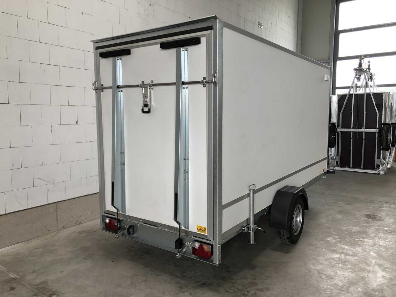 BLYSS F1336HD Rampe Kofferanhänger - Prikolica sa zatvorenim sandukom: slika 4 BLYSS F1336HD Rampe Kofferanhänger - Prikolica sa zatvorenim sandukom: slika 4