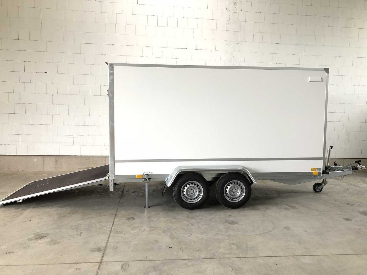 BLYSS F2736HTD Rampe Kofferanhänger - Prikolica sa zatvorenim sandukom: slika 3 BLYSS F2736HTD Rampe Kofferanhänger - Prikolica sa zatvorenim sandukom: slika 3