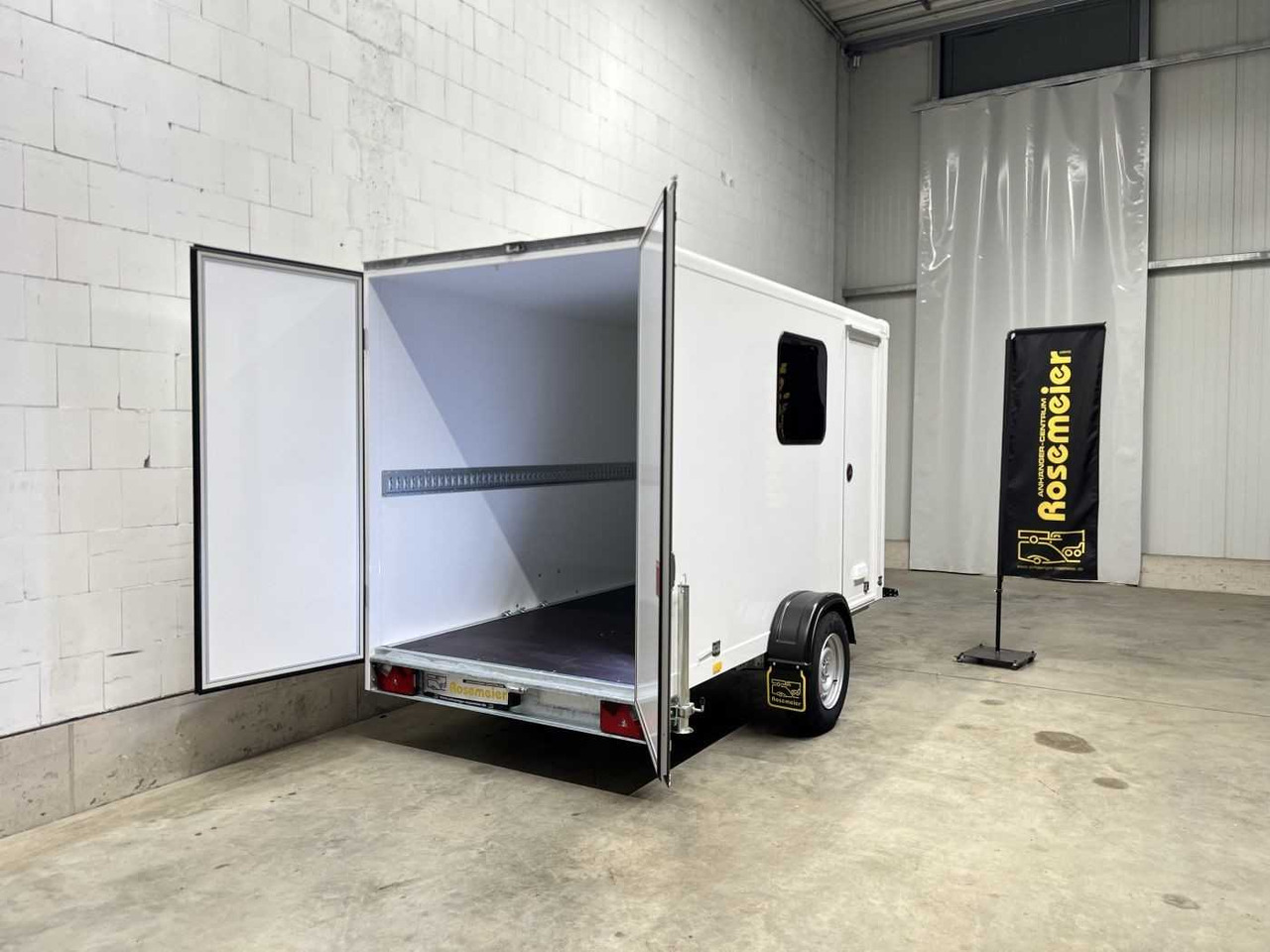 BLYSS FS1330/180HL Tür Fenster Kofferanhänger - Prikolica sa zatvorenim sandukom: slika 2 BLYSS FS1330/180HL Tür Fenster Kofferanhänger - Prikolica sa zatvorenim sandukom: slika 2