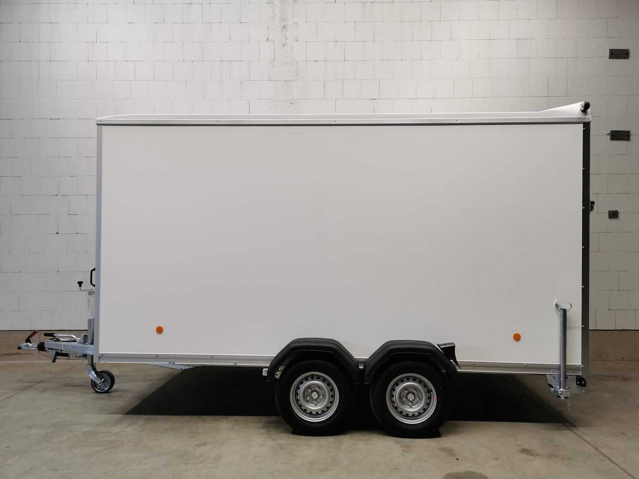 BOECKMANN KT 4018/27 H Rampe+Tür+Stützen Kofferanhänger - Prikolica sa zatvorenim sandukom: slika 2 BOECKMANN KT 4018/27 H Rampe+Tür+Stützen Kofferanhänger - Prikolica sa zatvorenim sandukom: slika 2