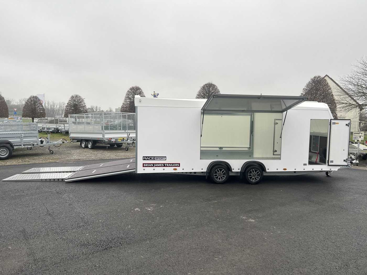 BRIAN_JAMES Race Sport Autotransporter geschlossen - Prikolica za prevoz automobila: slika 1 BRIAN_JAMES Race Sport Autotransporter geschlossen - Prikolica za prevoz automobila: slika 1