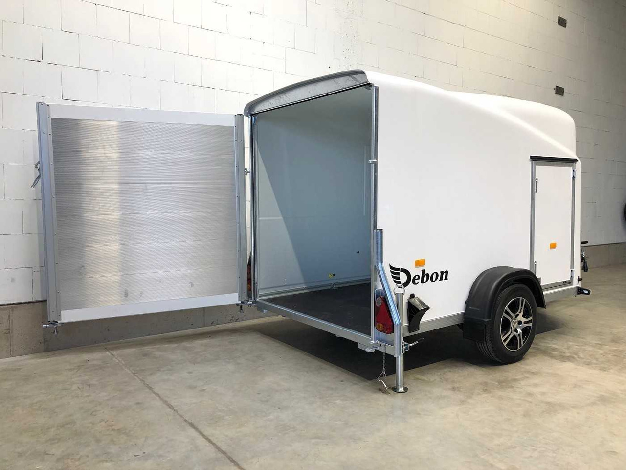 CHEVAL LIBERTE Cargo 1300.02+Tür Alu-Felgen Kofferanhänger - Prikolica sa zatvorenim sandukom: slika 5 CHEVAL LIBERTE Cargo 1300.02+Tür Alu-Felgen Kofferanhänger - Prikolica sa zatvorenim sandukom: slika 5