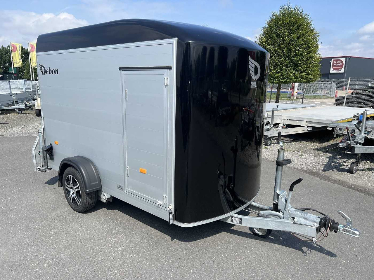 CHEVAL LIBERTE DEBON C300 Roadster Alufelge Kofferanhänger - Prikolica sa zatvorenim sandukom: slika 1 CHEVAL LIBERTE DEBON C300 Roadster Alufelge Kofferanhänger - Prikolica sa zatvorenim sandukom: slika 1