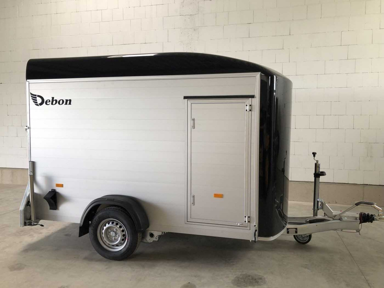 CHEVAL LIBERTE DEBON C300 Roadster Kofferanhänger - Prikolica za motor: slika 1 CHEVAL LIBERTE DEBON C300 Roadster Kofferanhänger - Prikolica za motor: slika 1
