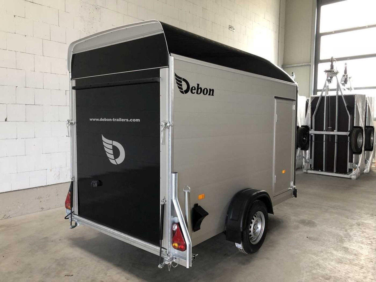 CHEVAL LIBERTE DEBON C300 Roadster Kofferanhänger - Prikolica za motor: slika 4 CHEVAL LIBERTE DEBON C300 Roadster Kofferanhänger - Prikolica za motor: slika 4