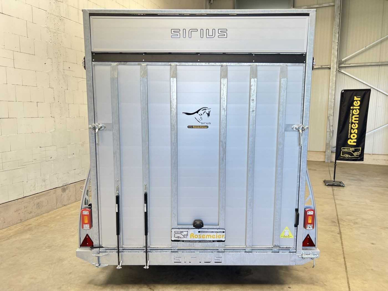 G170 Tür Kofferanhänger Sirius - Prikolica sa zatvorenim sandukom: slika 3 G170 Tür Kofferanhänger Sirius - Prikolica sa zatvorenim sandukom: slika 3