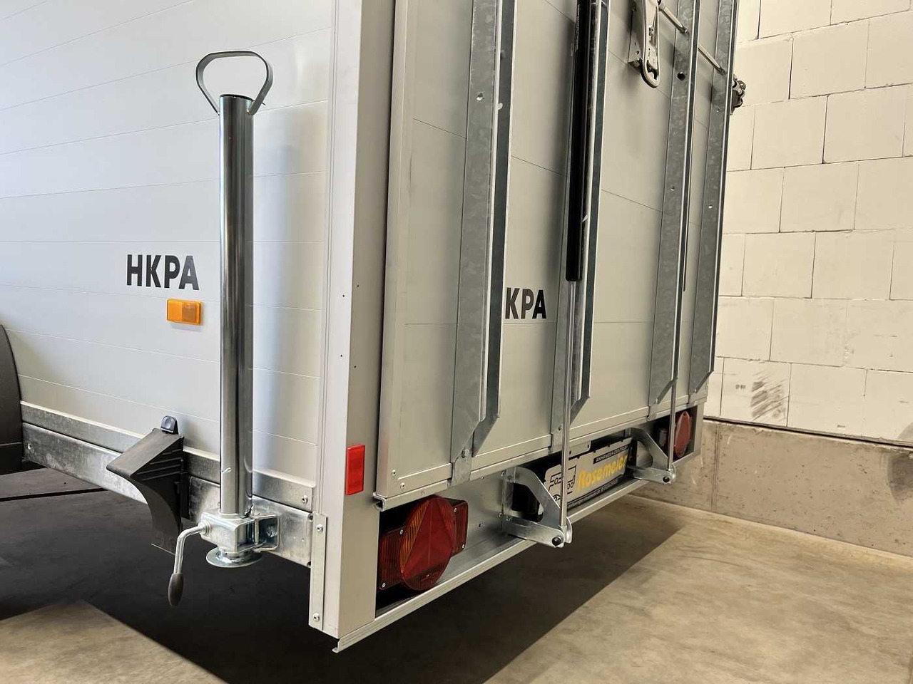 HUMBAUR HKPA 153217 Kofferanhänger - Prikolica sa zatvorenim sandukom: slika 3 HUMBAUR HKPA 153217 Kofferanhänger - Prikolica sa zatvorenim sandukom: slika 3