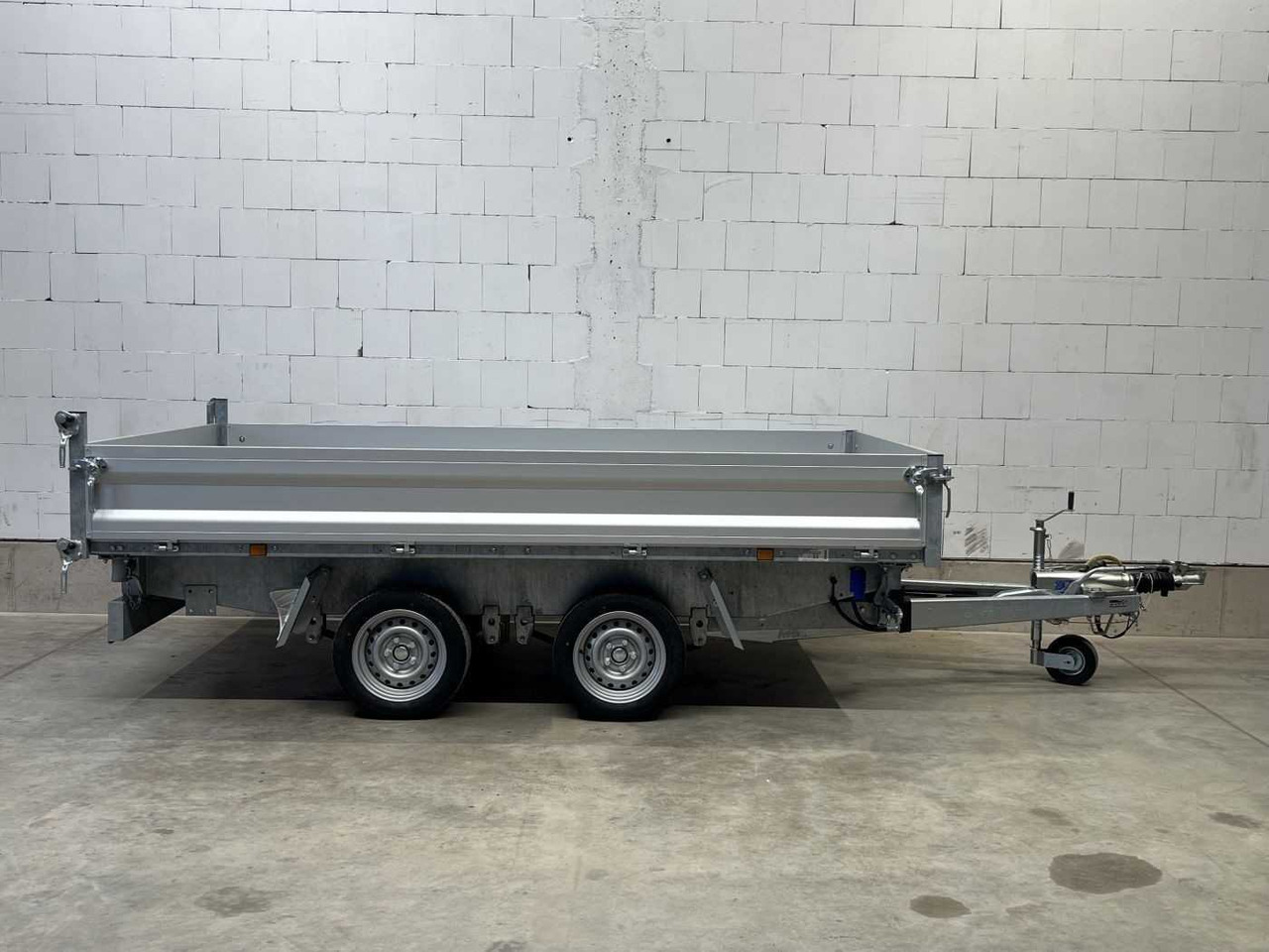 VARIANT 3517TB30 Dreiseitenkipper - Prikolica istovarivača: slika 2 VARIANT 3517TB30 Dreiseitenkipper - Prikolica istovarivača: slika 2