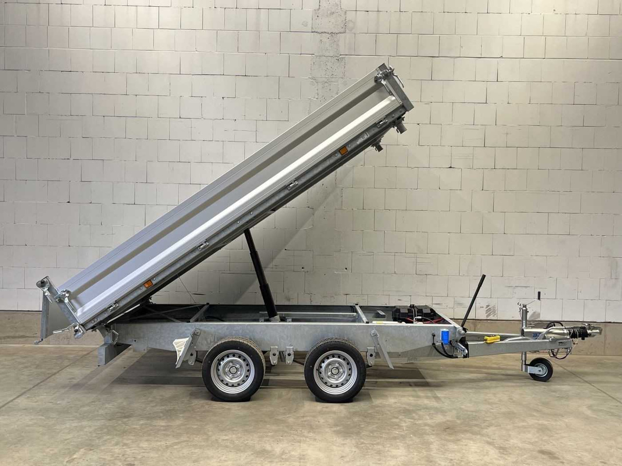 VARIANT 3517TB30 Dreiseitenkipper - Prikolica istovarivača: slika 1 VARIANT 3517TB30 Dreiseitenkipper - Prikolica istovarivača: slika 1