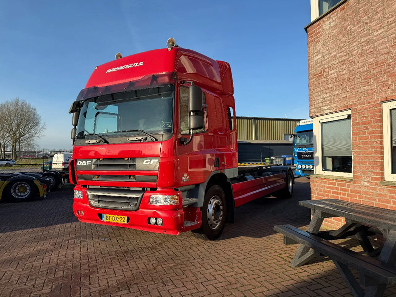 DAF CF 75 CF75-250 4X2 SPACECAB/RENOVA/STEEL/AIR/AIRCO/HOLLAND TRUCK - Kamion za prevoz kontejnera/ Kamion sa promenjivim sandukom: slika 2 DAF CF 75 CF75-250 4X2 SPACECAB/RENOVA/STEEL/AIR/AIRCO/HOLLAND TRUCK - Kamion za prevoz kontejnera/ Kamion sa promenjivim sandukom: slika 2