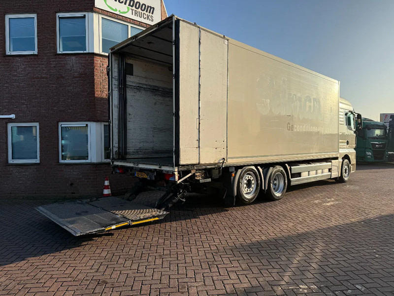 MAN TGX TGX 26.400 6X2-2 BL Iso Koffer mit LBW und Heizung EURO6 Holland Truck - Kamion sa zatvorenim sandukom: slika 4 MAN TGX TGX 26.400 6X2-2 BL Iso Koffer mit LBW und Heizung EURO6 Holland Truck - Kamion sa zatvorenim sandukom: slika 4