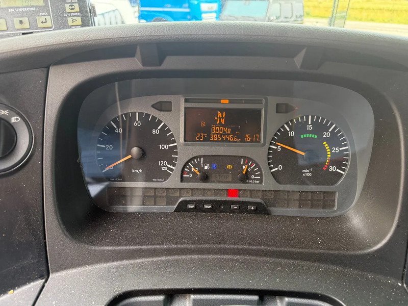 Mercedes-Benz Atego 1024 ATEGO 1024L Kuhlkoffer Carrier Anhangerkupplung TUV bis 10-2025 - Hladnjača: slika 4 Mercedes-Benz Atego 1024 ATEGO 1024L Kuhlkoffer Carrier Anhangerkupplung TUV bis 10-2025 - Hladnjača: slika 4