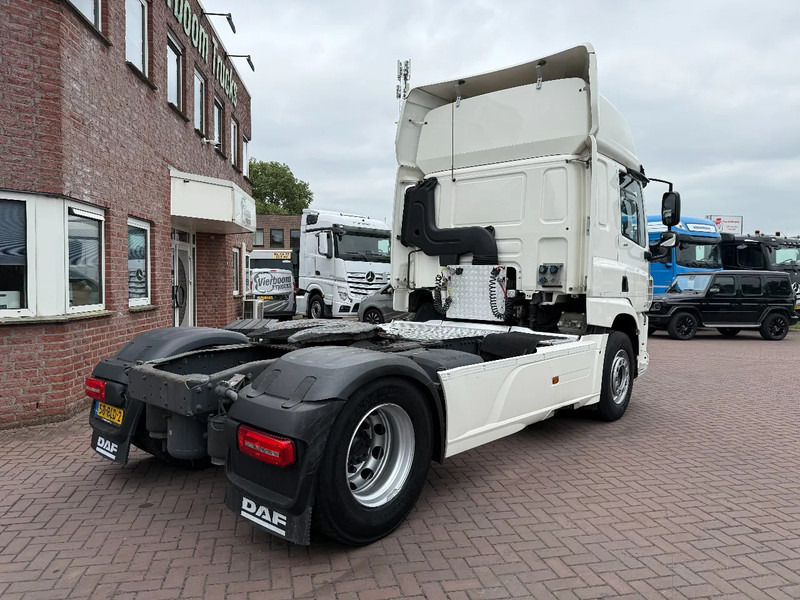 DAF CF 410 4X2 SPACECAB EURO6 DISTRIBUTIETREKKER MILIEUZONE DAF ONDERHOUD HOLLAND TRUCK!!! - Tegljač: slika 4 DAF CF 410 4X2 SPACECAB EURO6 DISTRIBUTIETREKKER MILIEUZONE DAF ONDERHOUD HOLLAND TRUCK!!! - Tegljač: slika 4