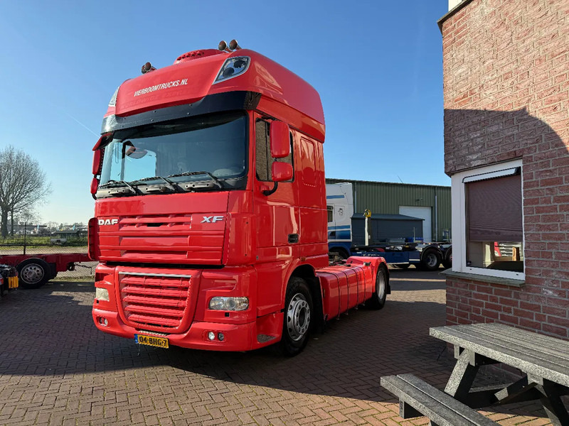 DAF XF 105.460 XF105-460 4X2 SUPERSPCECAB RETARDER - Tegljač: slika 2 DAF XF 105.460 XF105-460 4X2 SUPERSPCECAB RETARDER - Tegljač: slika 2