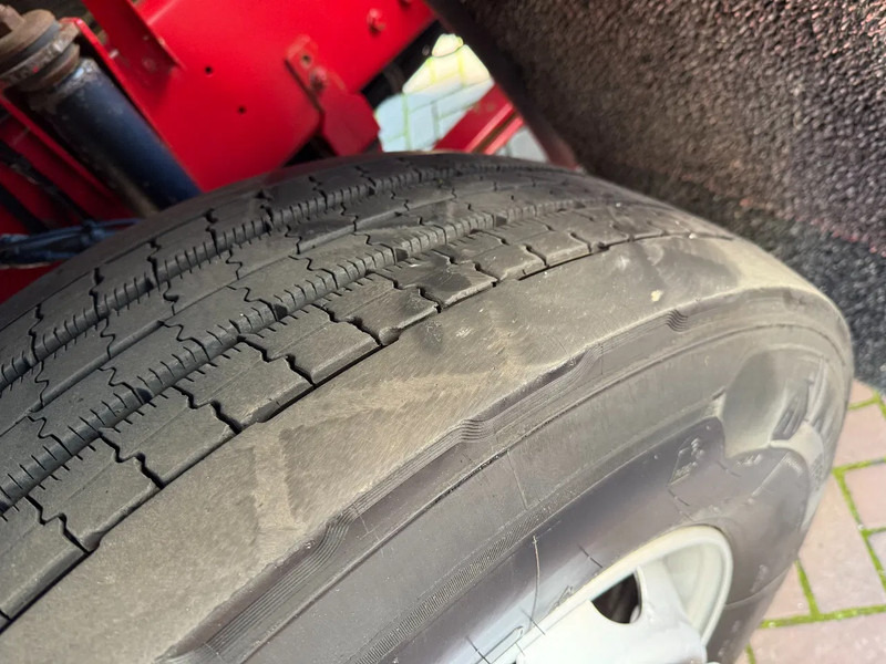 DAF XF 105.460 XF105-460 4X2 SUPERSPCECAB RETARDER - Tegljač: slika 5 DAF XF 105.460 XF105-460 4X2 SUPERSPCECAB RETARDER - Tegljač: slika 5