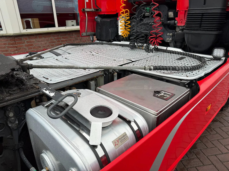DAF XF 440 XF440 4X2 SSC / Full options / Hydraulics / Leder / Smart Tacho / TOP ZUSTAND - Tegljač: slika 5 DAF XF 440 XF440 4X2 SSC / Full options / Hydraulics / Leder / Smart Tacho / TOP ZUSTAND - Tegljač: slika 5