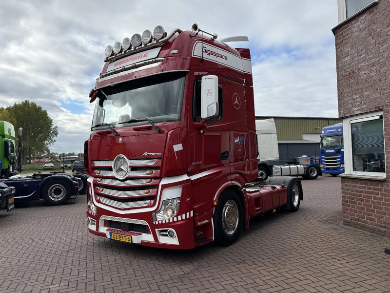 Mercedes-Benz Actros Actros 1848LLS Gigaspace "Silver Star Edition" / Smart tacho / Night airco / TOP - Tegljač: slika 2 Mercedes-Benz Actros Actros 1848LLS Gigaspace "Silver Star Edition" / Smart tacho / Night airco / TOP - Tegljač: slika 2