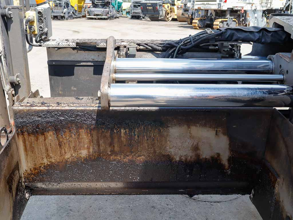 Asfaltni finišer VOLVO ABG P6820C: slika 32