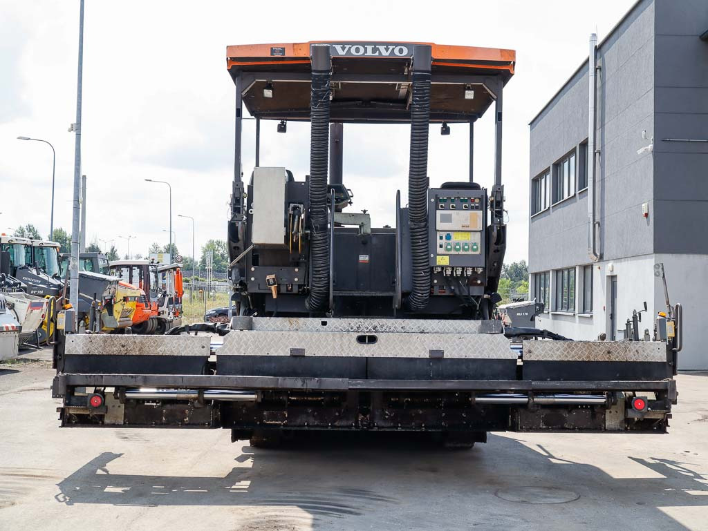 Asfaltni finišer VOLVO ABG P6820C: slika 7
