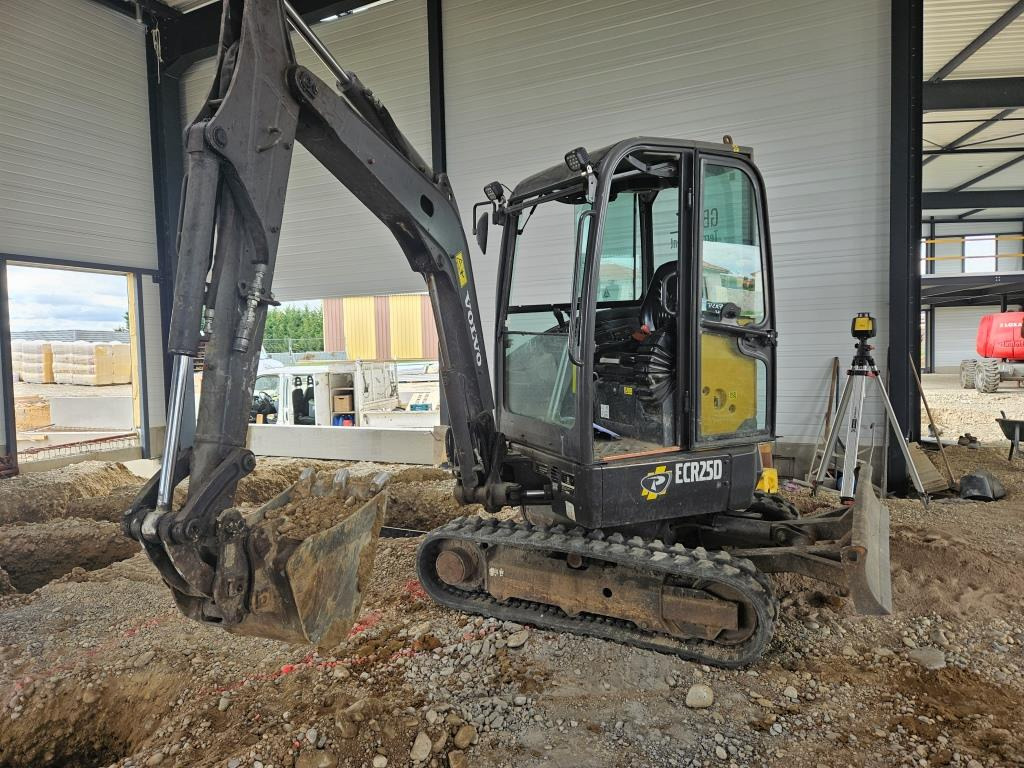 VOLVO ECR 25 D - Mini bager: slika 2 VOLVO ECR 25 D - Mini bager: slika 2
