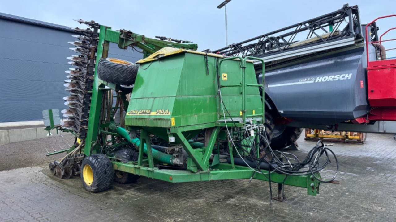 John Deere 740 A 8m - Sejalica: slika 2 John Deere 740 A 8m - Sejalica: slika 2