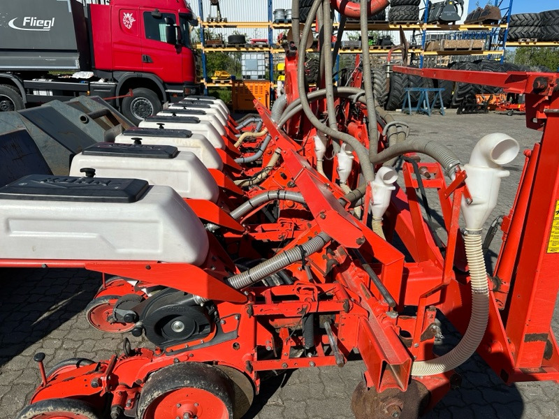 Kuhn Maxima 8 Reihen - Sejalica: slika 4 Kuhn Maxima 8 Reihen - Sejalica: slika 4