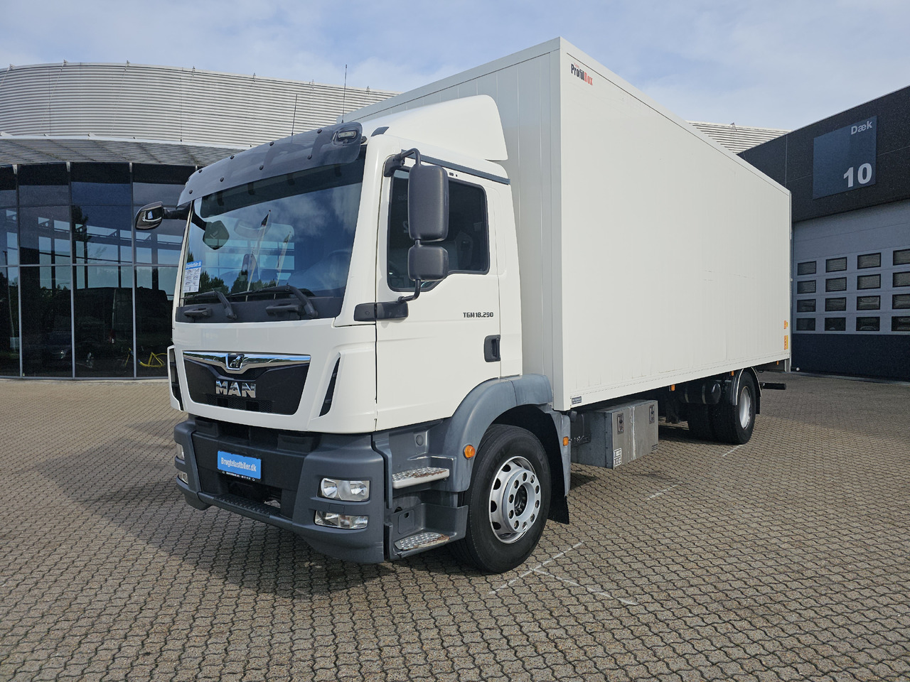 MAN TGM 18.290 - Kamion sa zatvorenim sandukom: slika 1 MAN TGM 18.290 - Kamion sa zatvorenim sandukom: slika 1