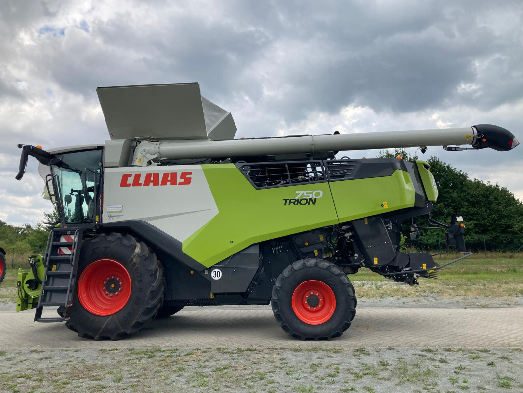 CLAAS Trion 750 - Kombinovani kombajn: slika 1 CLAAS Trion 750 - Kombinovani kombajn: slika 1