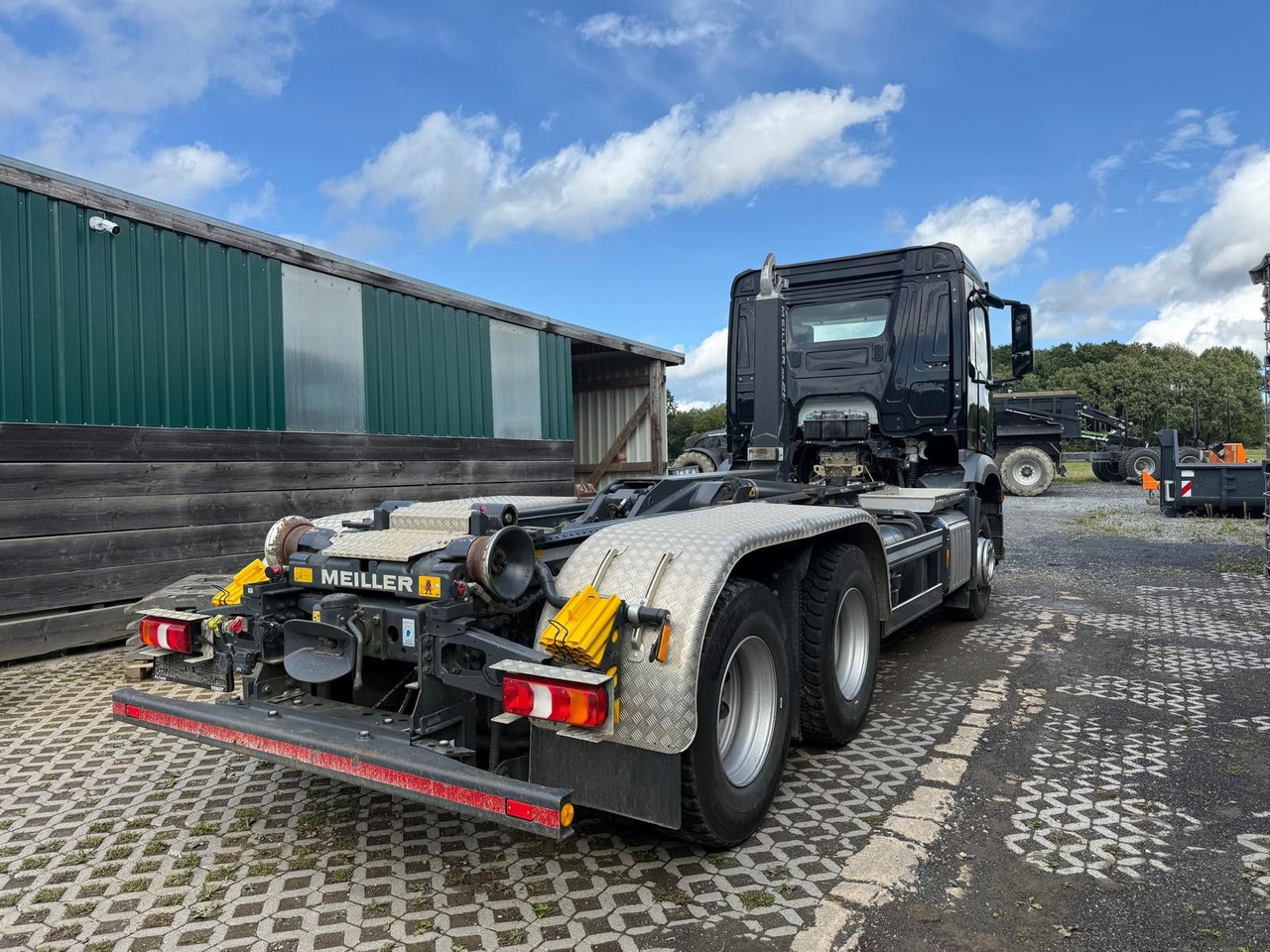 Mercedes-Benz Arocs 5 2648 Meiller Hakenlift 21-60 neuwertig - Kamion sa hidrauličnom kukom: slika 3 Mercedes-Benz Arocs 5 2648 Meiller Hakenlift 21-60 neuwertig - Kamion sa hidrauličnom kukom: slika 3