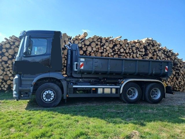 Mercedes-Benz Arocs 5 2648 Meiller Hakenlift 21-60 neuwertig - Kamion sa hidrauličnom kukom: slika 4 Mercedes-Benz Arocs 5 2648 Meiller Hakenlift 21-60 neuwertig - Kamion sa hidrauličnom kukom: slika 4