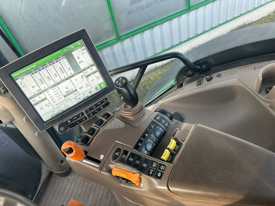 John Deere 6215R - Traktor: slika 2 John Deere 6215R - Traktor: slika 2