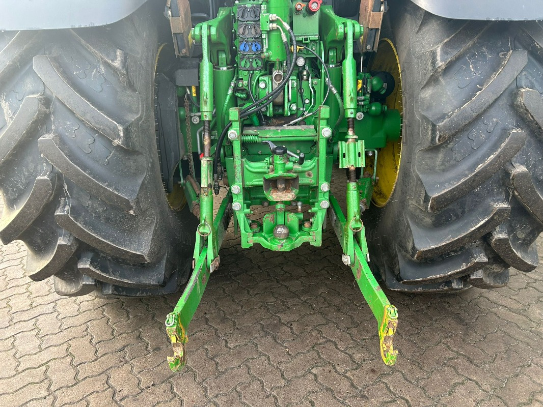 John Deere 6215R - Traktor: slika 5 John Deere 6215R - Traktor: slika 5