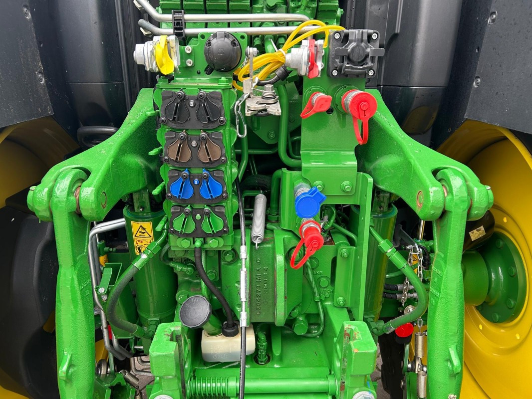 Traktor John Deere 6R 155: slika 8